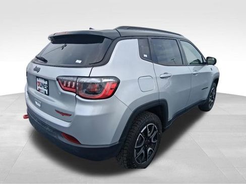 Used 2025 Jeep Compass Trailhawk AWD/4WD image 8
