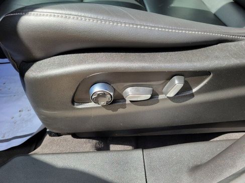 Used 2024 Cadillac XT4 Premium Luxury image 24