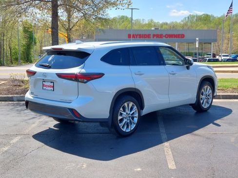 Used 2025 Toyota Highlander Limited image 23