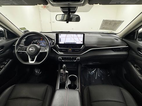 Used 2023 Nissan Altima 2.5 SR w/ SR Premium Package image 17