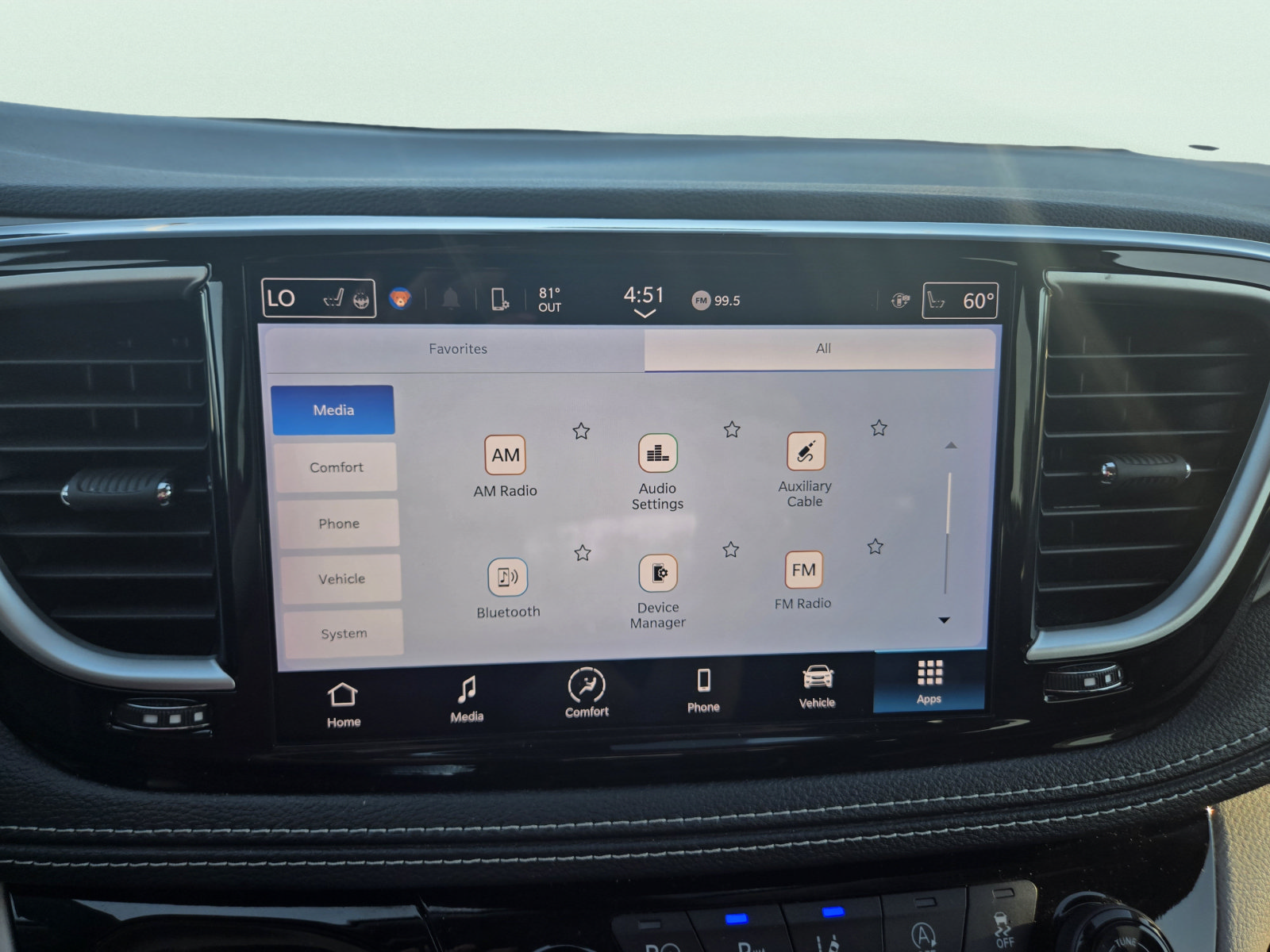 Used 2023 Chrysler Pacifica Touring-L FWD image 22