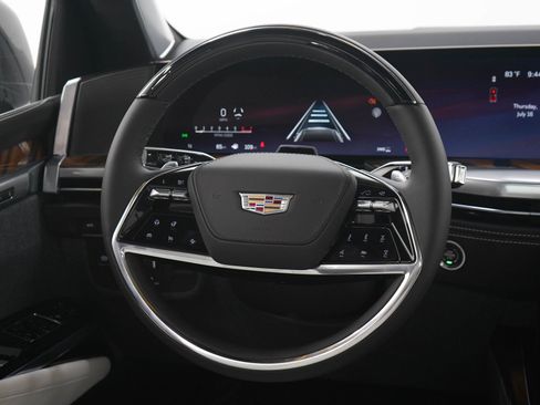 Used 2026 Cadillac Escalade ESV Platinum Sport AWD/4WD image 19