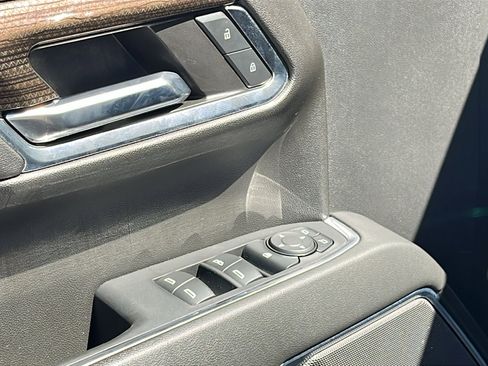 Used 2024 Chevrolet Silverado 1500 LT Trail Boss w/ LPO, Dark Essentials Package image 12