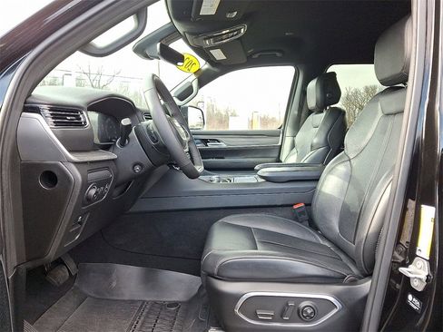 Used 2024 Jeep Wagoneer Series III image 13