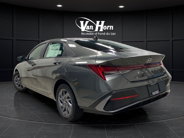 New 2026 Hyundai Elantra Hybrid FWD image 5