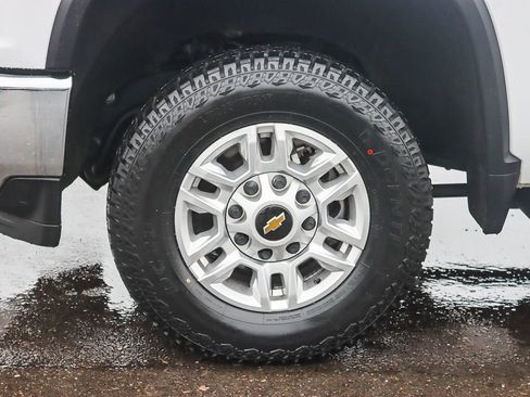 Used 2023 Chevrolet Silverado 2500 LT w/ Convenience Package image 17