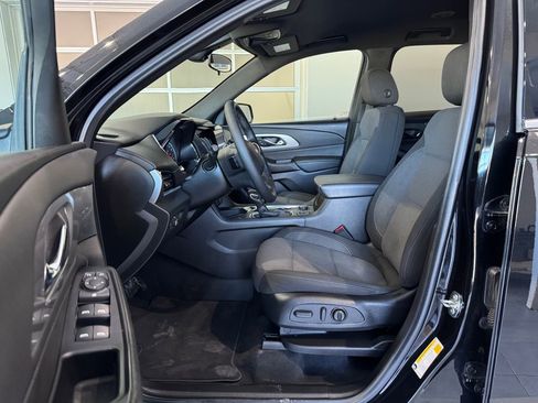 Certified 2023 Chevrolet Traverse LT image 9