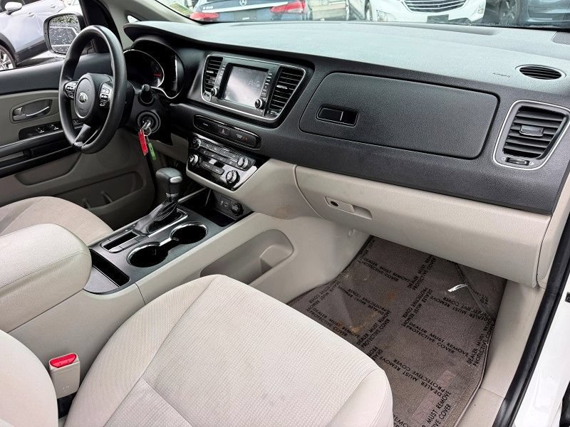 Used 2019 Kia Sedona LX FWD image 18