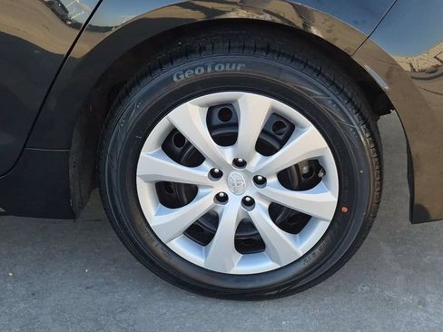 Used 2022 Toyota Corolla LE FWD image 25