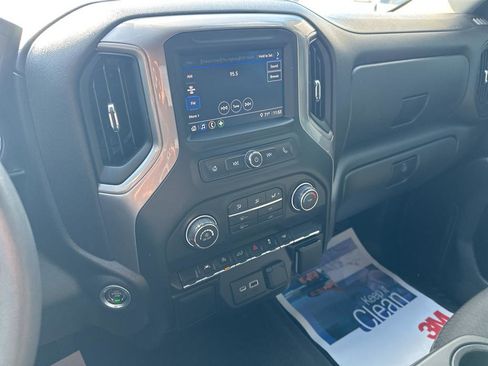 Used 2022 Chevrolet Silverado 1500 Custom image 16