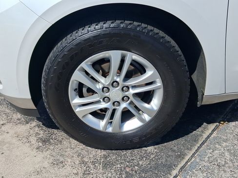 Used 2018 Buick Enclave Essence FWD image 8