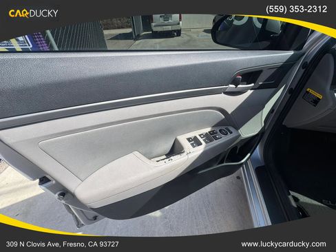 Used 2017 Hyundai Elantra SE FWD image 10