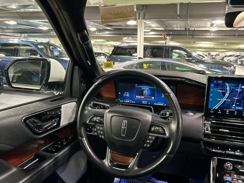 Used 2023 Lincoln Navigator L Reserve AWD/4WD image 26