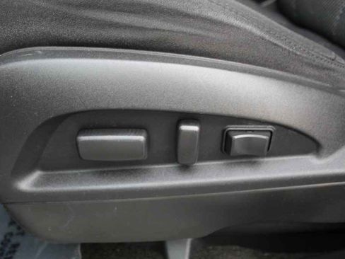 Used 2017 Chevrolet Equinox LT w/ Convenience Package image 21