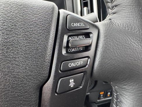 Used 2025 Nissan Frontier SV w/ SV Convenience Package image 16