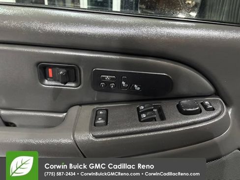 Used 2004 GMC Sierra 2500 SLT w/ Heavy-Duty Power Package AWD/4WD image 14