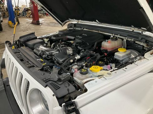 Used 2021 Jeep Wrangler Unlimited Sahara w/ Uconnect 4C Nav & Sound Group image 22