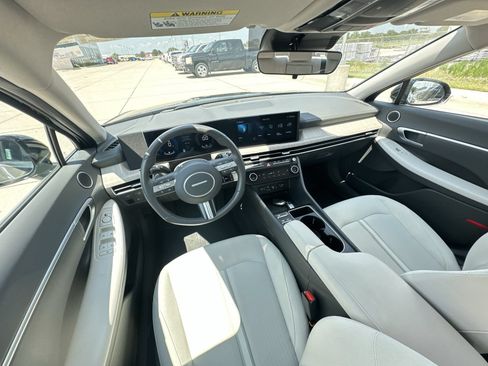Used 2025 Hyundai Sonata SEL FWD image 19