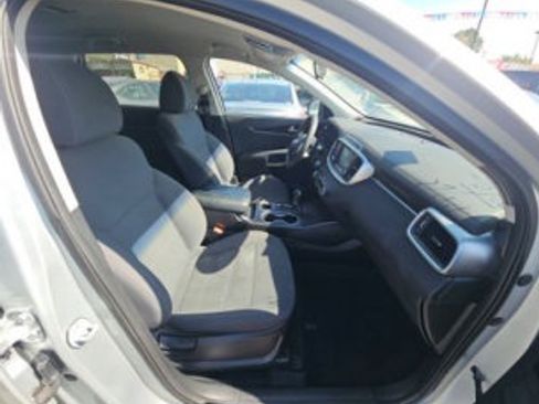 Used 2019 Kia Sorento AWD V6 image 6