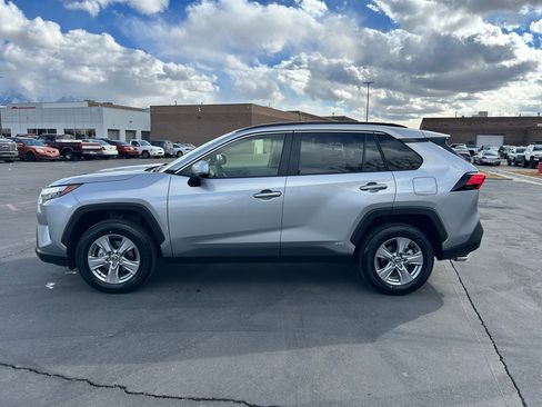 Used 2025 Toyota RAV4 XLE image 2