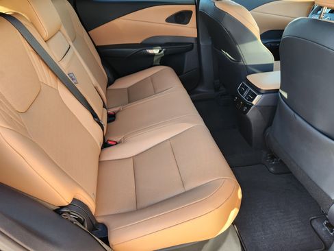 Used 2025 Lexus RX 350 Premium image 38