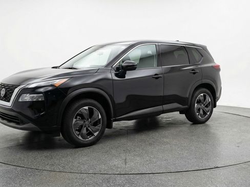 Used 2025 Nissan Rogue SV FWD image 3