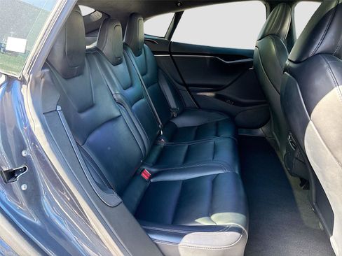 Used 2020 Tesla Model S Long Range Plus image 27