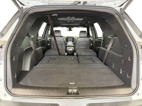 Used 2023 Chevrolet Traverse RS AWD/4WD image 33
