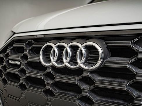 Certified 2025 Audi Q5 2.0T Premium w/ Convenience Plus Package AWD/4WD image 12