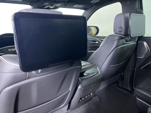 Used 2021 Cadillac Escalade ESV Sport Platinum w/ Heavy-Duty Trailer Package image 19