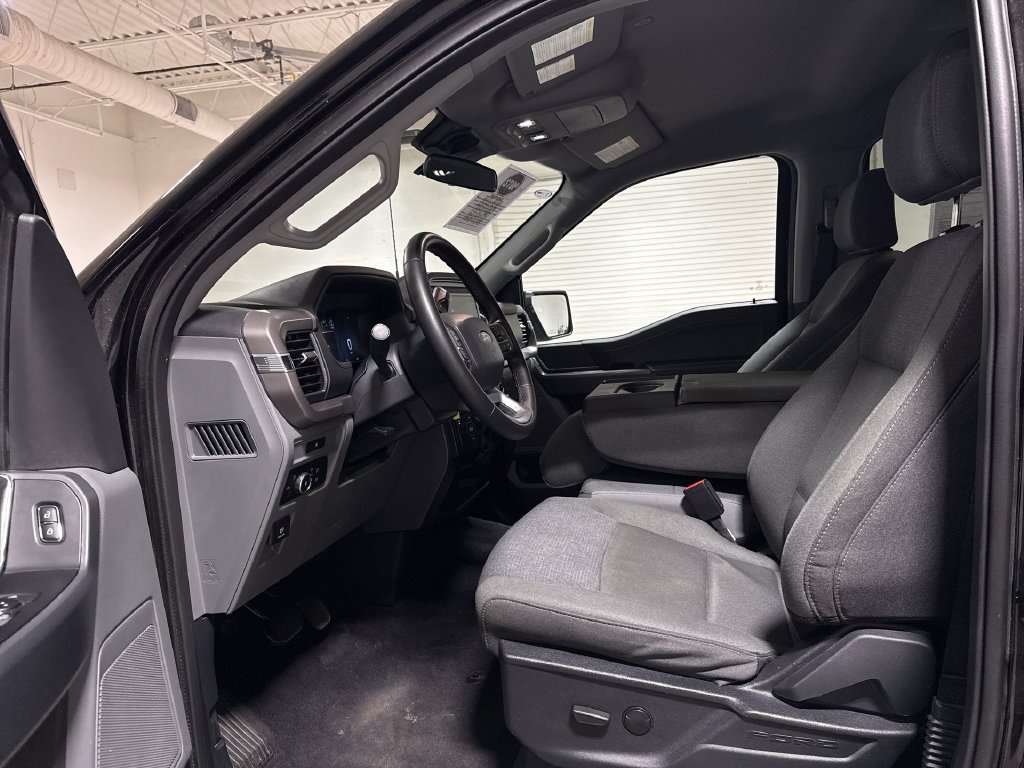 Used 2025 Ford F150 XLT w/ Equipment Group 301A Standard AWD/4WD image 19