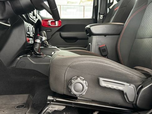 Used 2019 Jeep Wrangler Unlimited Rubicon AWD/4WD image 10