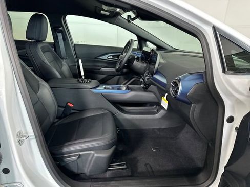 Used 2024 Chevrolet Equinox EV LT image 28