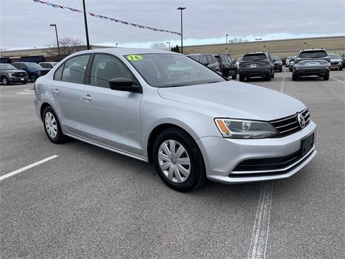Used 2016 Volkswagen Jetta S image 6