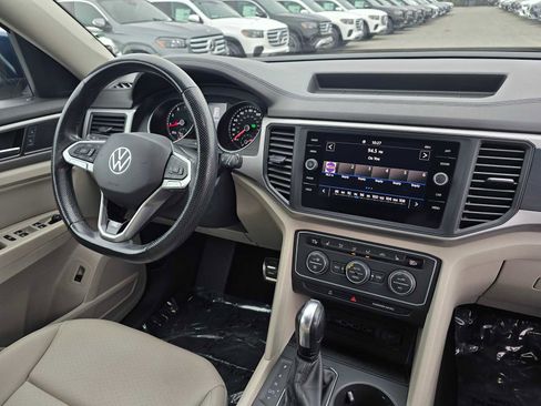 Used 2021 Volkswagen Atlas SE w/ Towing Package image 10