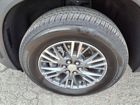 Used 2025 Chevrolet Traverse LT image 21