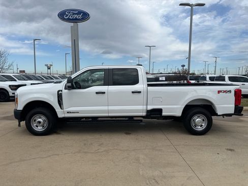 Used 2025 Ford F250 XL w/ FX4 Off-Road Package image 2