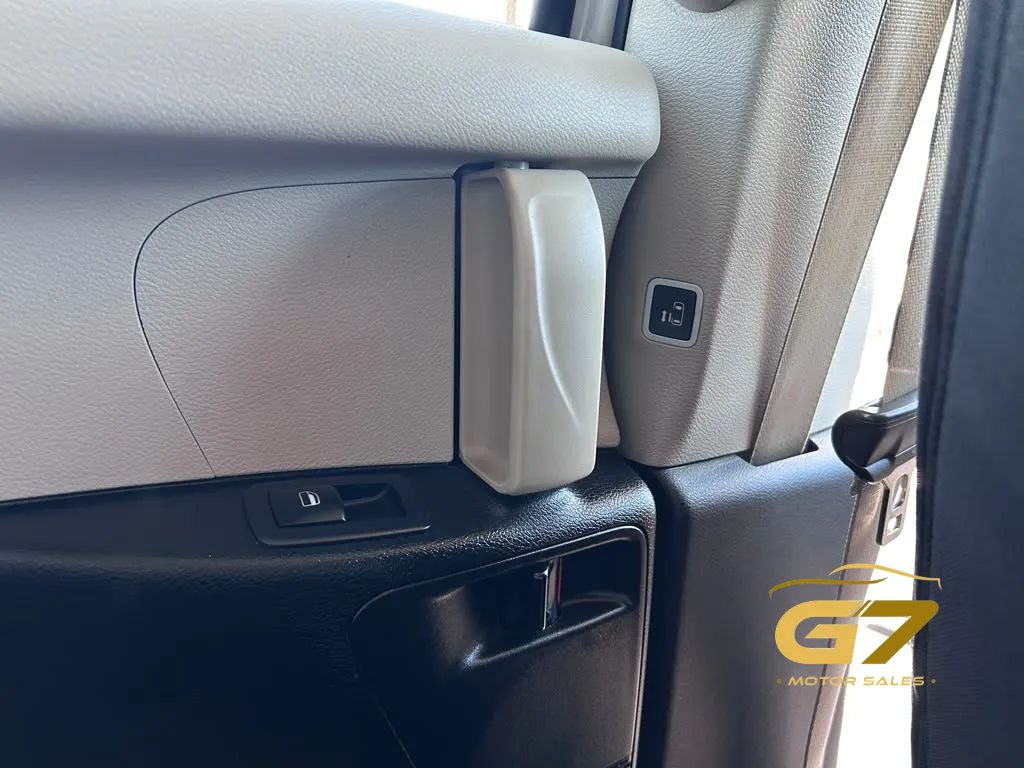 Used 2017 Chrysler Pacifica Touring FWD image 30