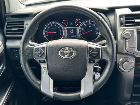 Used 2019 Toyota 4Runner SR5 AWD/4WD image 40