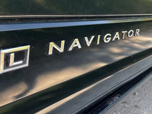 Used 2012 Lincoln Navigator L 2WD image 2