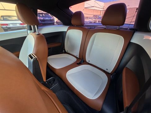 Used 2017 Volkswagen Beetle 1.8T Classic FWD image 15