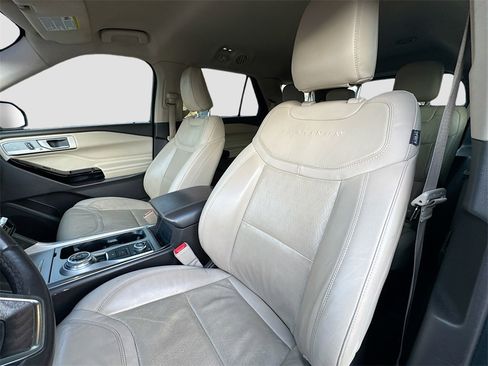 Used 2022 Ford Explorer Platinum w/ Equipment Group 601A image 19