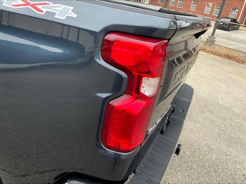 Used 2022 Chevrolet Silverado 1500 LT image 29