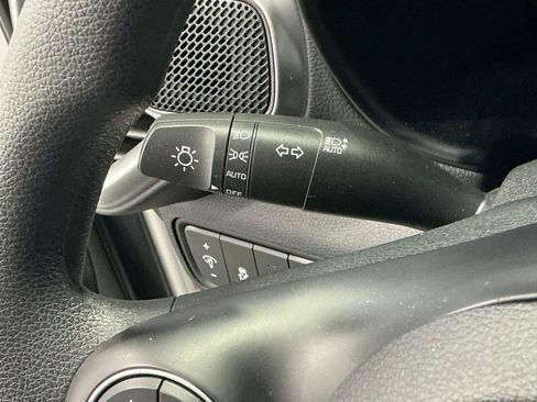 Used 2025 Kia Soul LX w/ LX Technology Package image 32