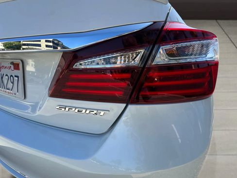 Used 2017 Honda Accord Sport image 63