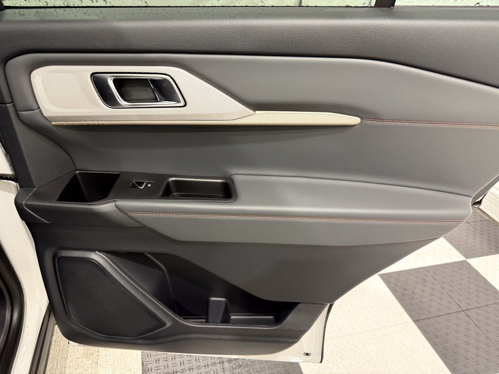 New 2026 Ford Explorer Active AWD/4WD image 26