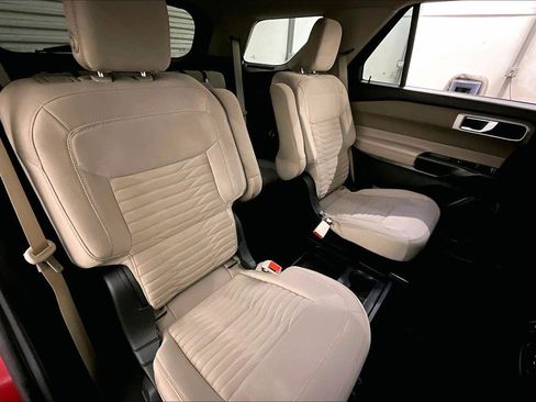 Certified 2020 Ford Explorer XLT w/ Class III Trailer Tow Package image 26