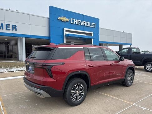 New 2026 Chevrolet Traverse LT w/ Enhanced Driving Package image 8