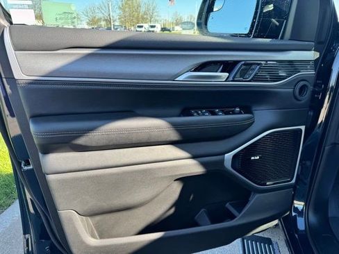 New 2026 Jeep Grand Wagoneer Limited AWD/4WD image 8