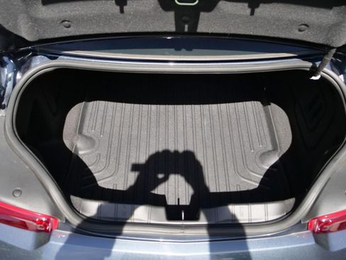 Used 2022 Chevrolet Camaro LT RWD image 25